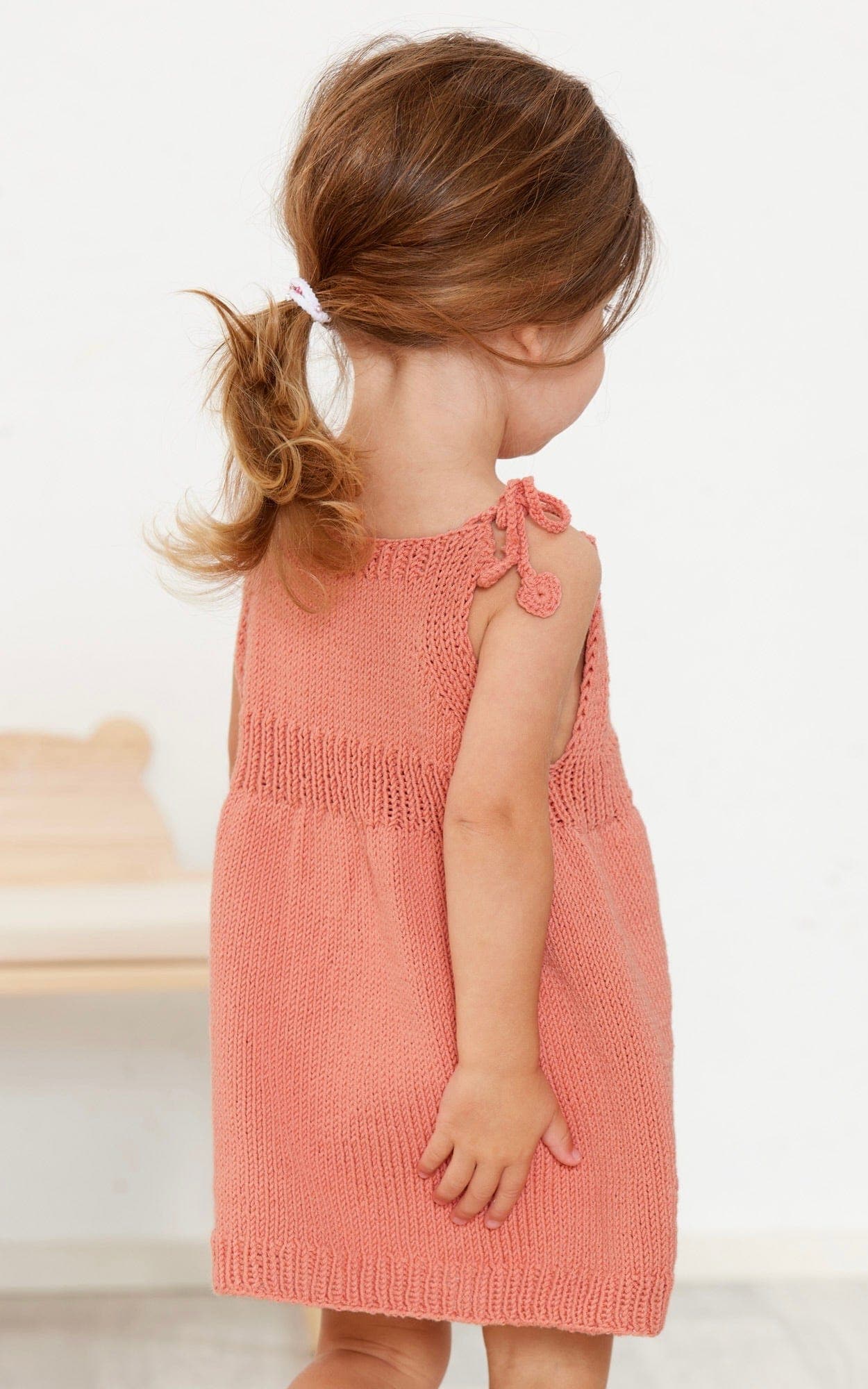 Kleidchen mit Herz Applikation - ELASTICO - Strickset von LANA GROSSA jetzt online kaufen bei OONIQUE