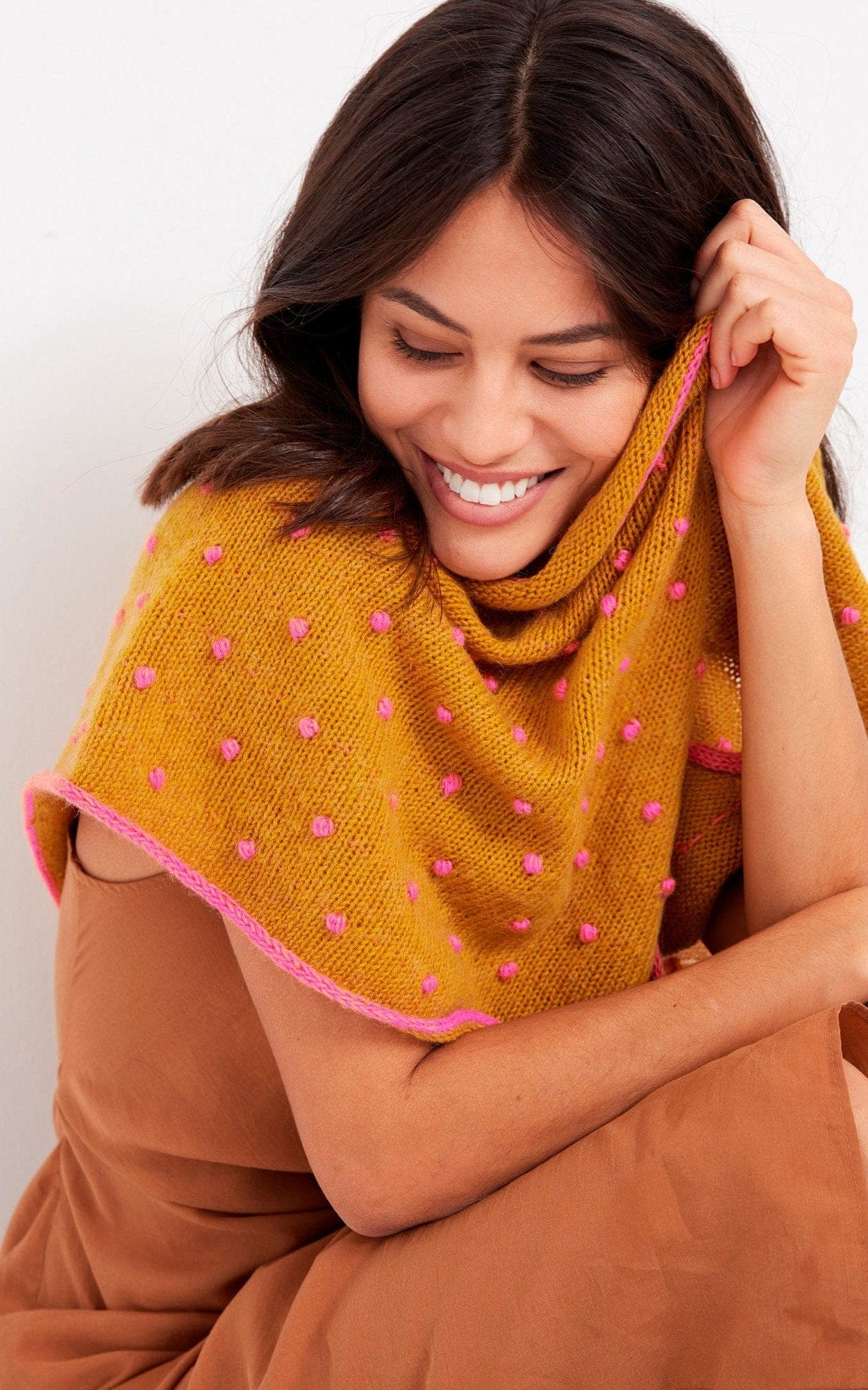 Schal mit Pünktchen - Ecopuno - Strickset von LANA GROSSA jetzt online kaufen bei OONIQUE