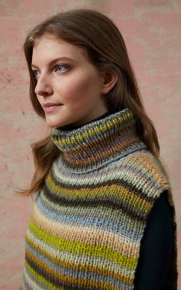 Cape mit Rollkragen - CLOUD - Strickset von LANG YARNS jetzt online kaufen bei OONIQUE