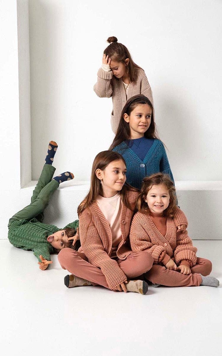 Cardigan mit Taschen - ATLANTIS - Strickset von LANG YARNS jetzt online kaufen bei OONIQUE