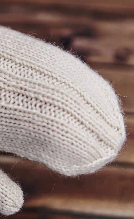 Nataschas Everyday Mittens - DOUBLE SUNDAY - Strickset von CAROLIN BALMES jetzt online kaufen bei OONIQUE