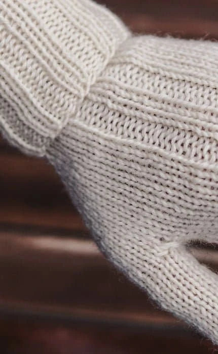 Nataschas Everyday Mittens - DOUBLE SUNDAY - Strickset von CAROLIN BALMES jetzt online kaufen bei OONIQUE