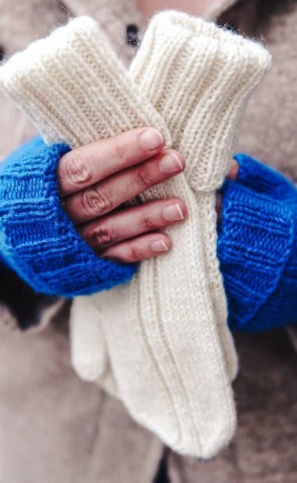 Nataschas Everyday Mittens - DOUBLE SUNDAY - Strickset von CAROLIN BALMES jetzt online kaufen bei OONIQUE