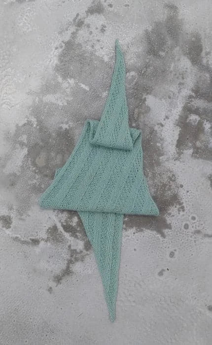 Nova Shawl - CASHMERE CLASSIC - Strickset von IMKE VON NATHUSIUS jetzt online kaufen bei OONIQUE