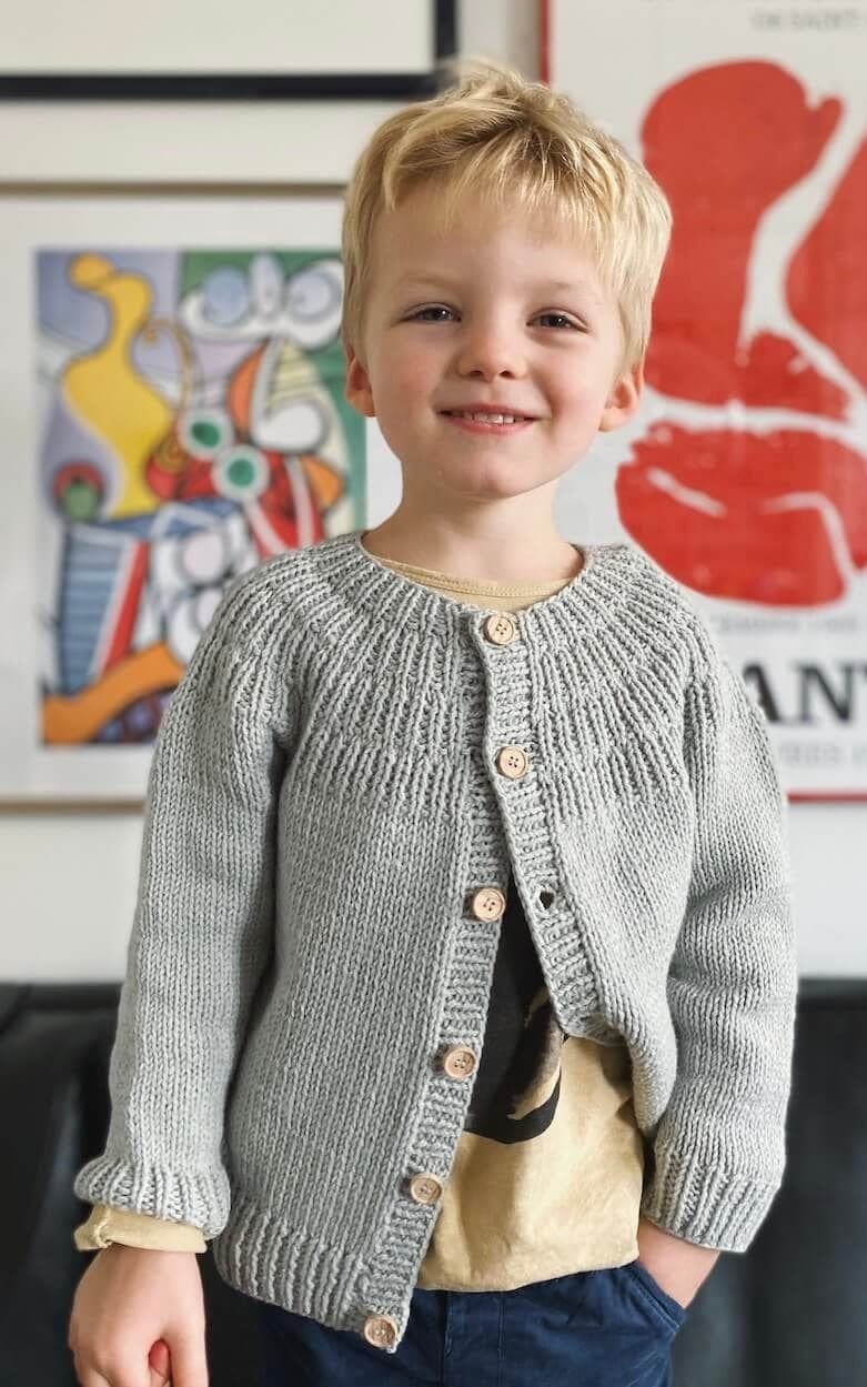 Ankers Jacke - SUNDAY - Strickset von PETITE KNIT jetzt online kaufen bei OONIQUE