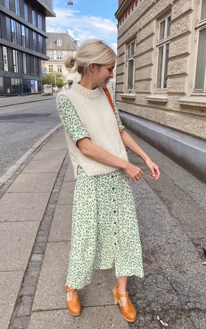 Einfacher Pullunder - Holiday Slipover - KOS & TYNN SILK MOHAIR - Strickset von PETITE KNIT jetzt online kaufen bei OONIQUE