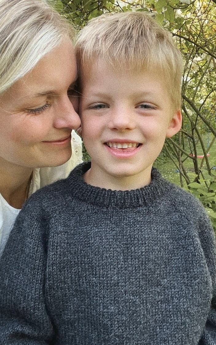 Hanstholm Sweater Junior - PEER GYNT - Strickset von PETITE KNIT jetzt online kaufen bei OONIQUE
