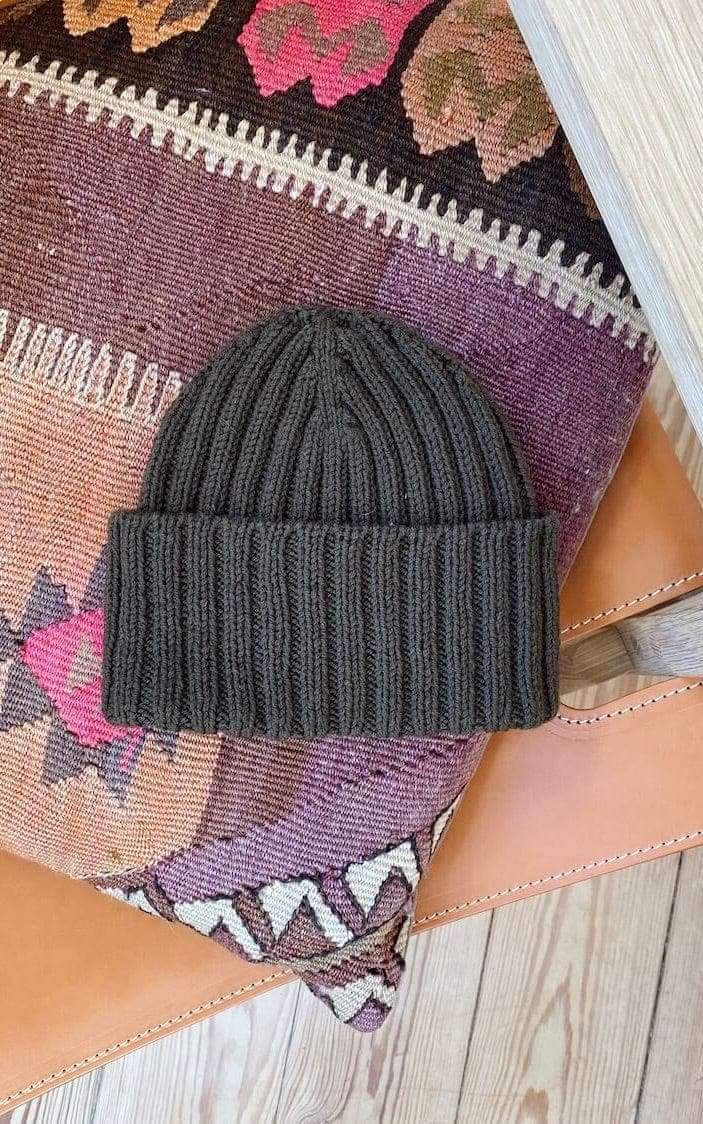 Hipster Mütze - SUNDAY - Strickset von PETITE KNIT jetzt online kaufen bei OONIQUE