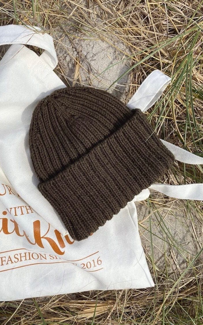 Hipster Mütze - SUNDAY - Strickset von PETITE KNIT jetzt online kaufen bei OONIQUE