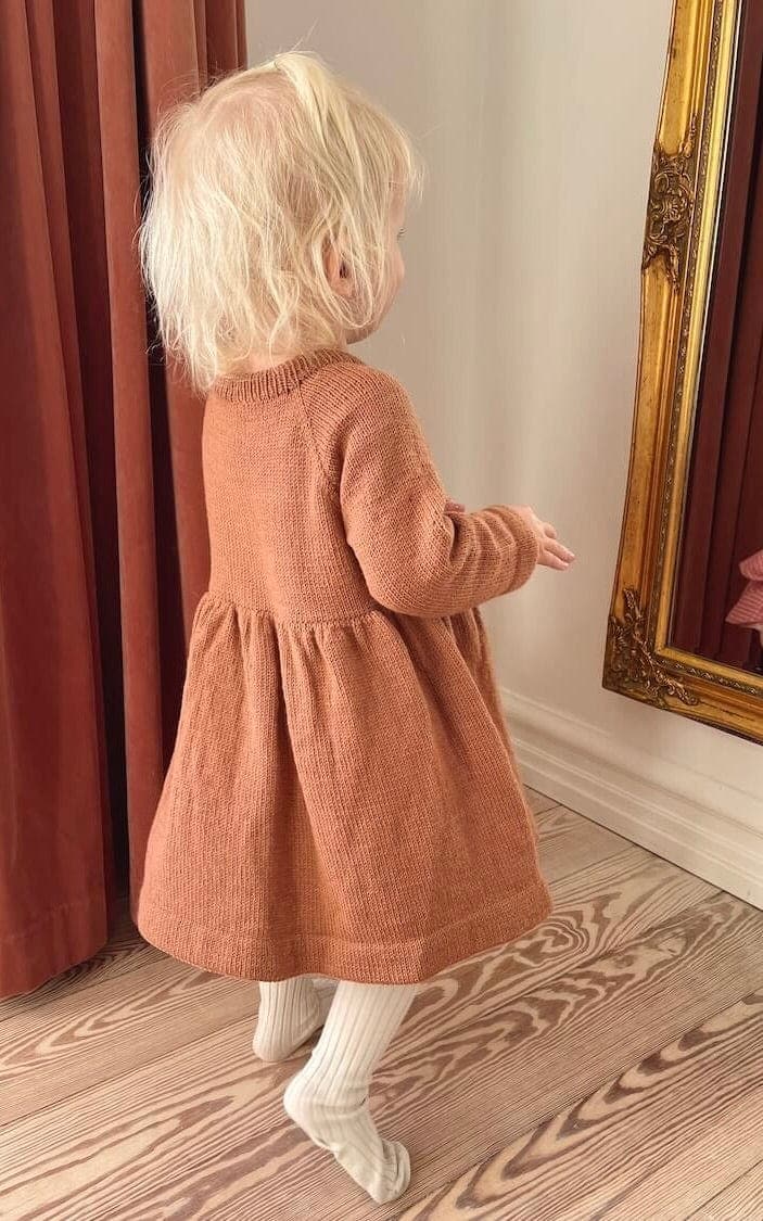 Karlas Kleid - SUNDAY - Strickset von PETITE KNIT jetzt online kaufen bei OONIQUE