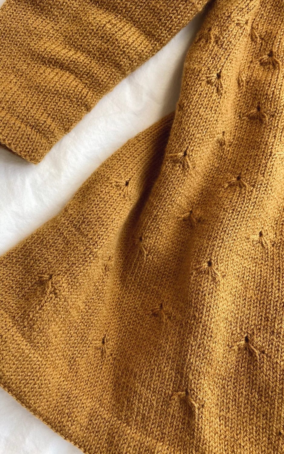 Löwenzahn Kleid - SUNDAY - Strickset von PETITE KNIT jetzt online kaufen bei OONIQUE
