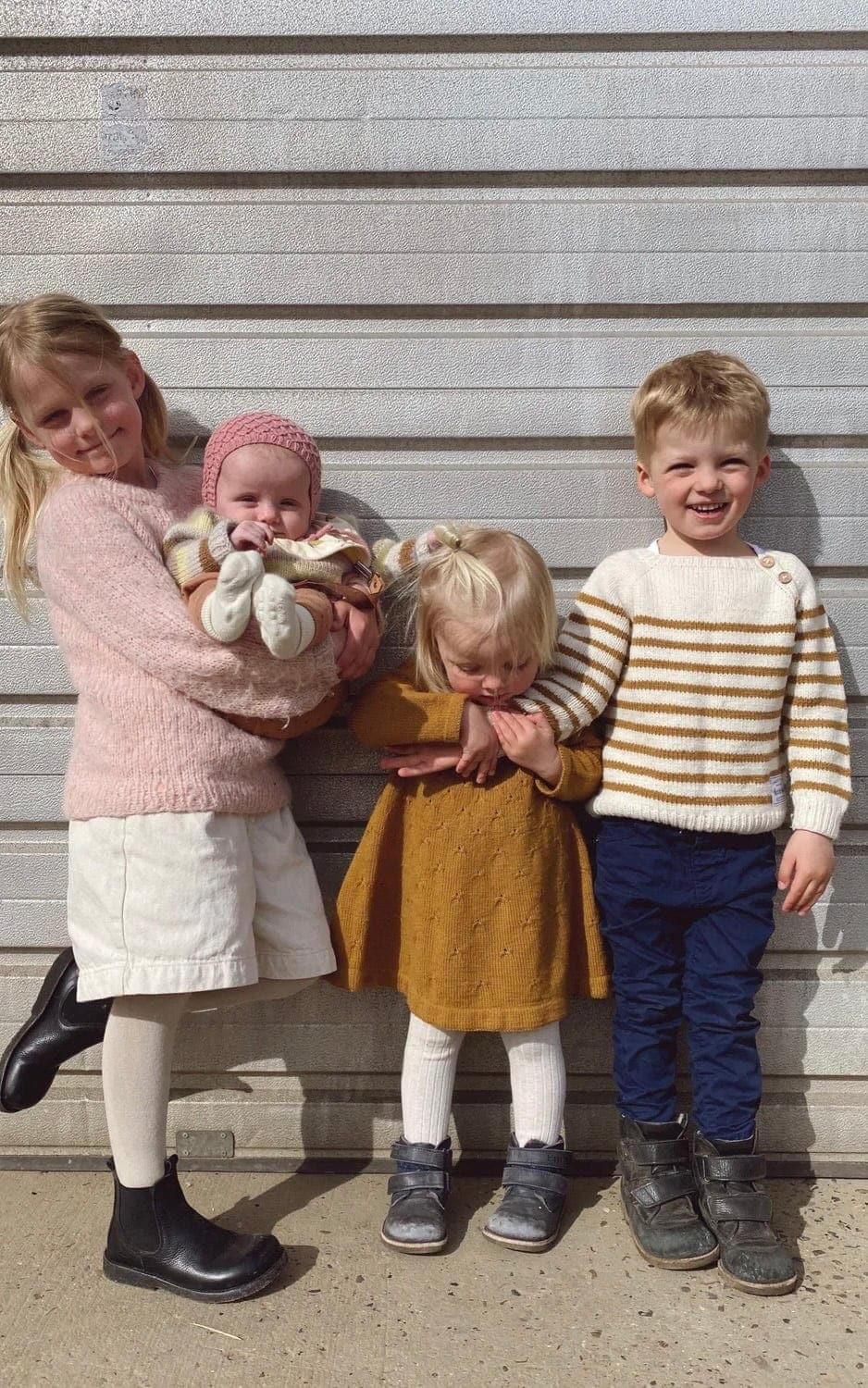 Löwenzahn Kleid - SUNDAY - Strickset von PETITE KNIT jetzt online kaufen bei OONIQUE