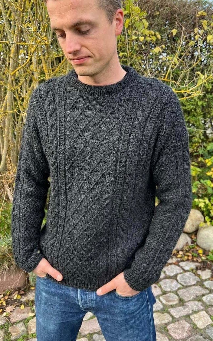 Moby Sweater Man - PEER GYNT - Strickset von PETITE KNIT jetzt online kaufen bei OONIQUE