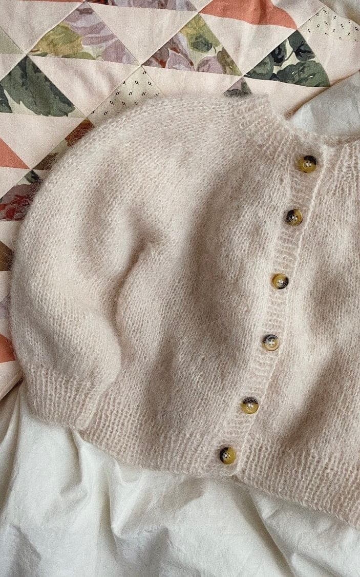 Novice Cardigan Mini Mohair Edition - TYNN SILK MOHAIR - Strickset von PETITE KNIT jetzt online kaufen bei OONIQUE