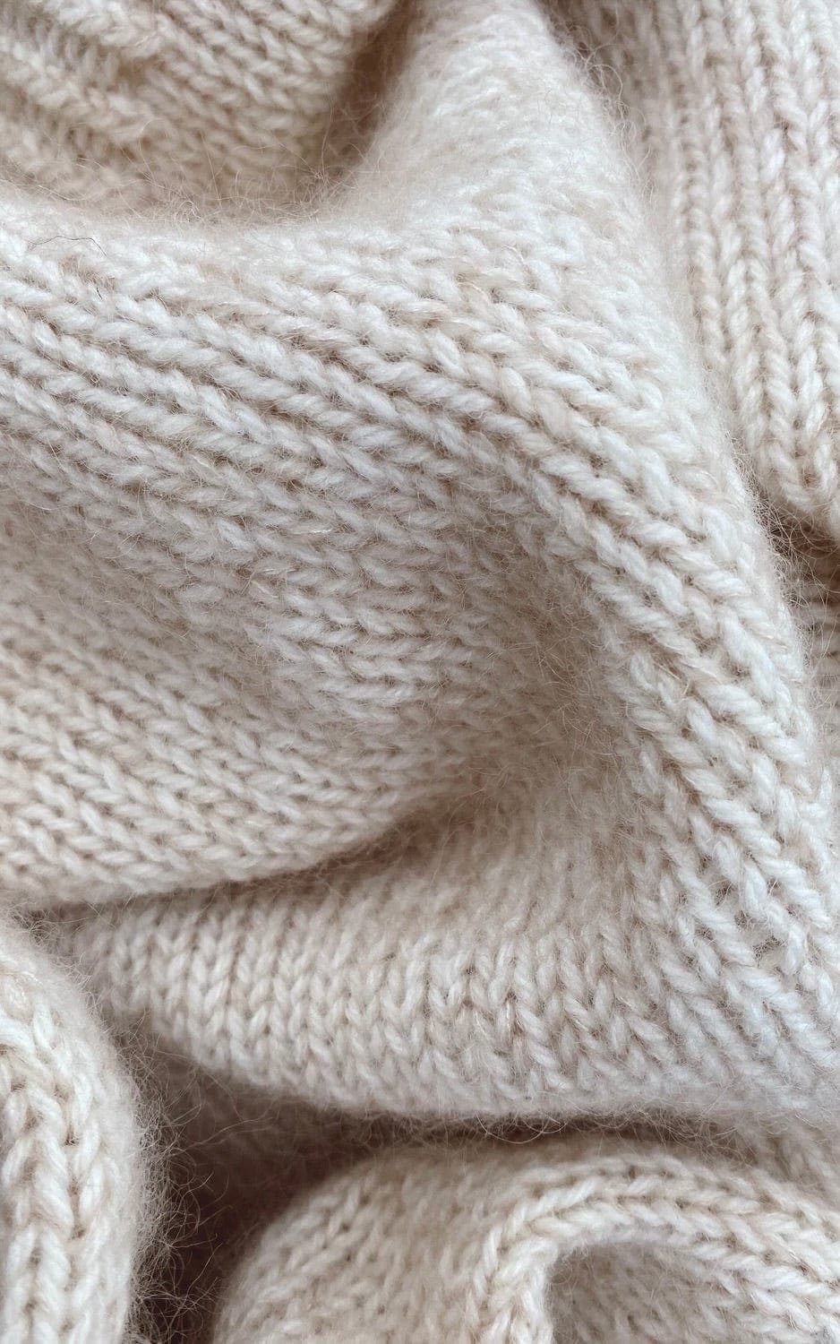 Novice Pullover - KOS - Strickset von PETITE KNIT jetzt online kaufen bei OONIQUE