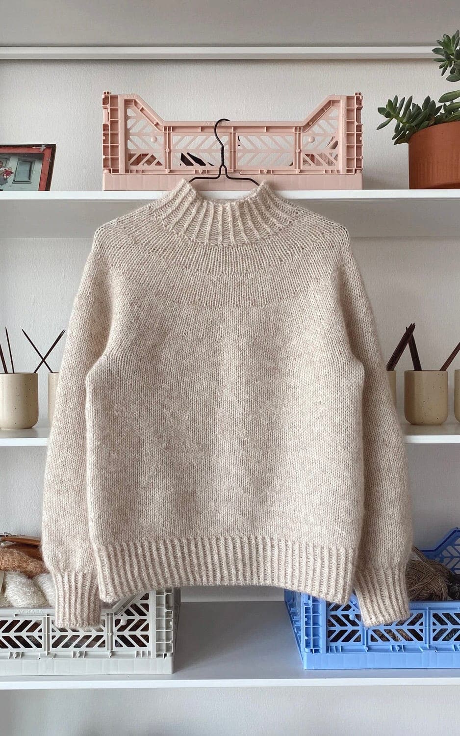 Novice Pullover - KOS - Strickset von PETITE KNIT jetzt online kaufen bei OONIQUE