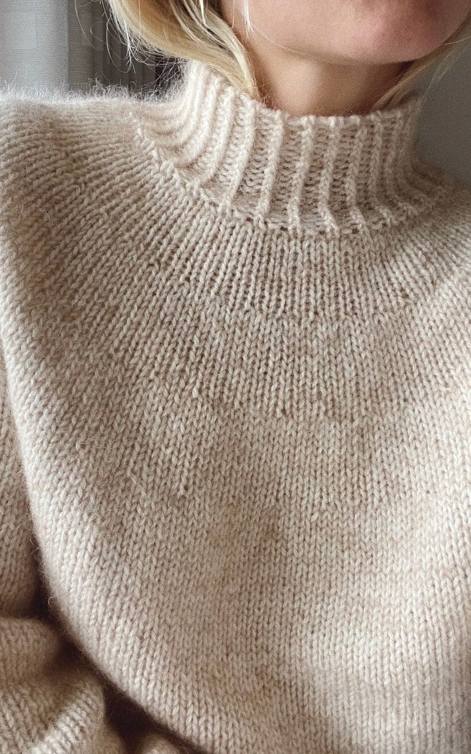 Novice Pullover - KOS - Strickset von PETITE KNIT jetzt online kaufen bei OONIQUE
