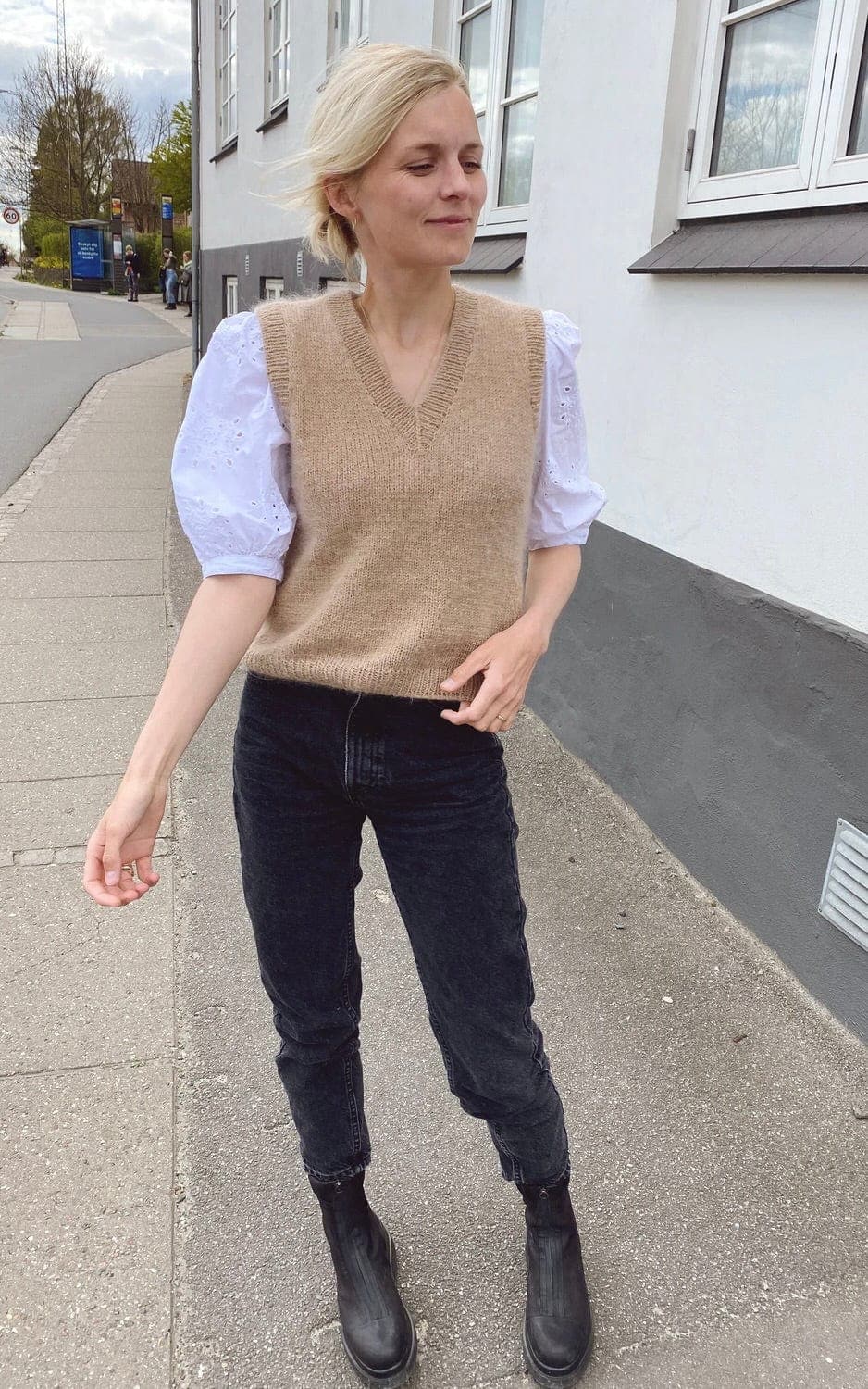 Stockholm Pullunder V-Ausschnitt - SUNDAY & TYNN SILK MOHAIR - Strickset von PETITE KNIT jetzt online kaufen bei OONIQUE