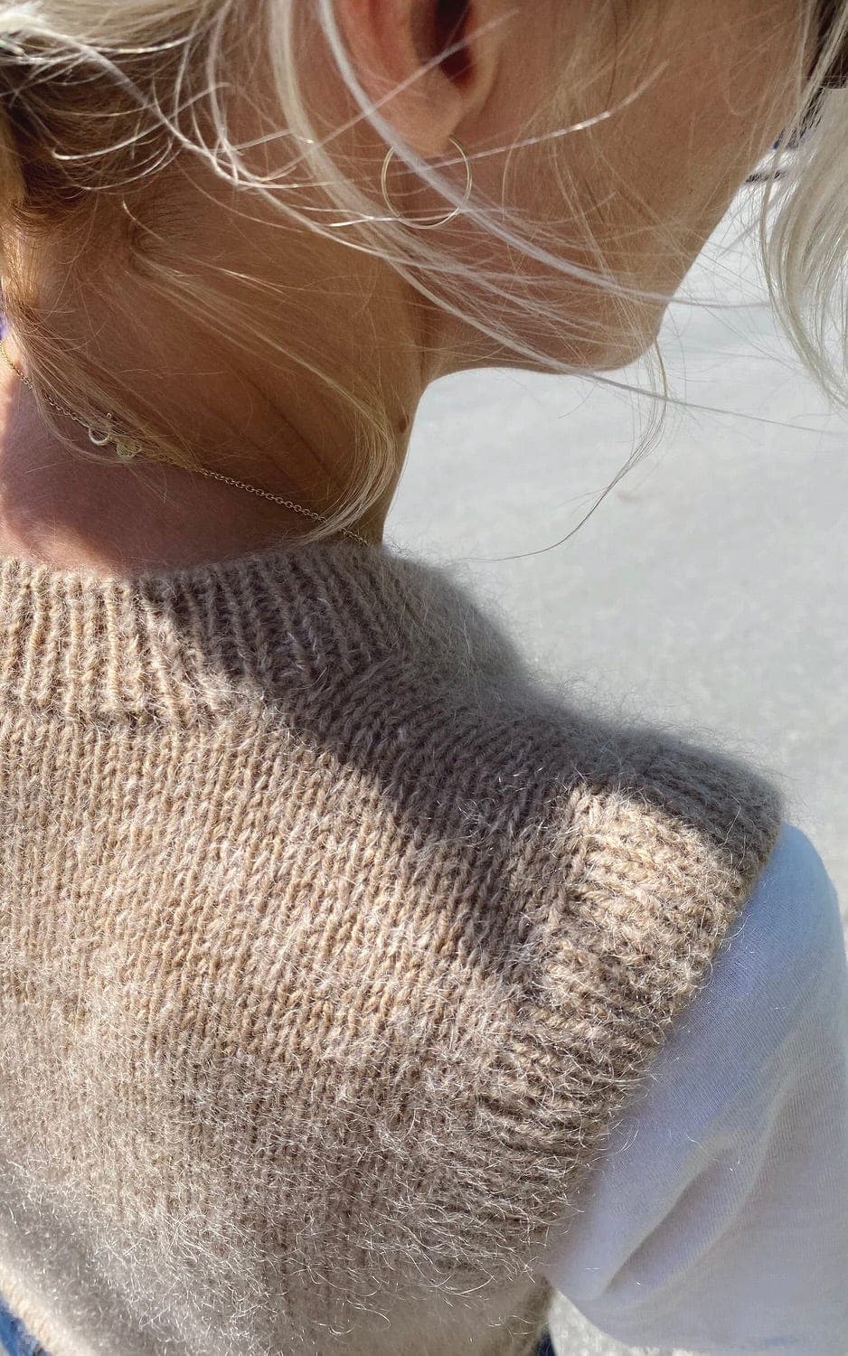 Stockholm Pullunder V-Ausschnitt - SUNDAY & TYNN SILK MOHAIR - Strickset von PETITE KNIT jetzt online kaufen bei OONIQUE