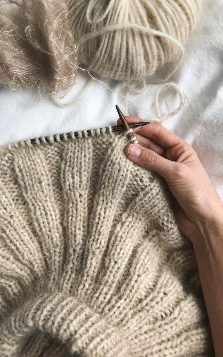 Sunday Sweater - KOS & TYNN SILK MOHAIR - Strickset von PETITE KNIT jetzt online kaufen bei OONIQUE