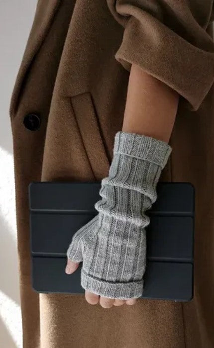 Nola Handstulpen - KLOMPELOMPE MERINOULL - Strickpaket