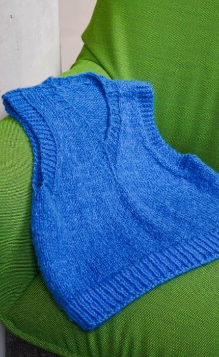 Phoenix Sweater - MERRY MERINO 110 - Knitting Kit