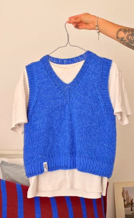 Phoenix Sweater - MERRY MERINO 110 - Knitting Kit