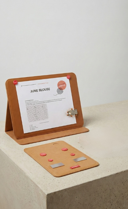 Magnetic instruction holder - Maker's Board with bag