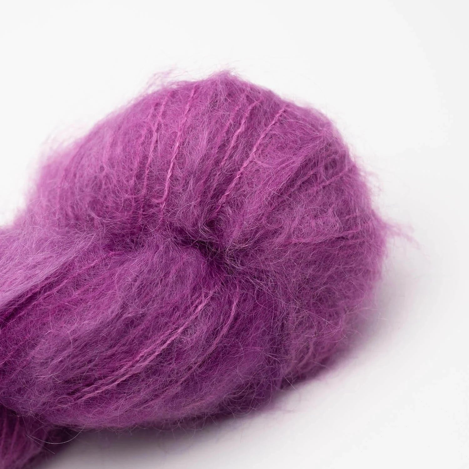 Fluffy Mohair solids handgefärbt von COWGIRL BLUES jetzt online kaufen bei OONIQUE