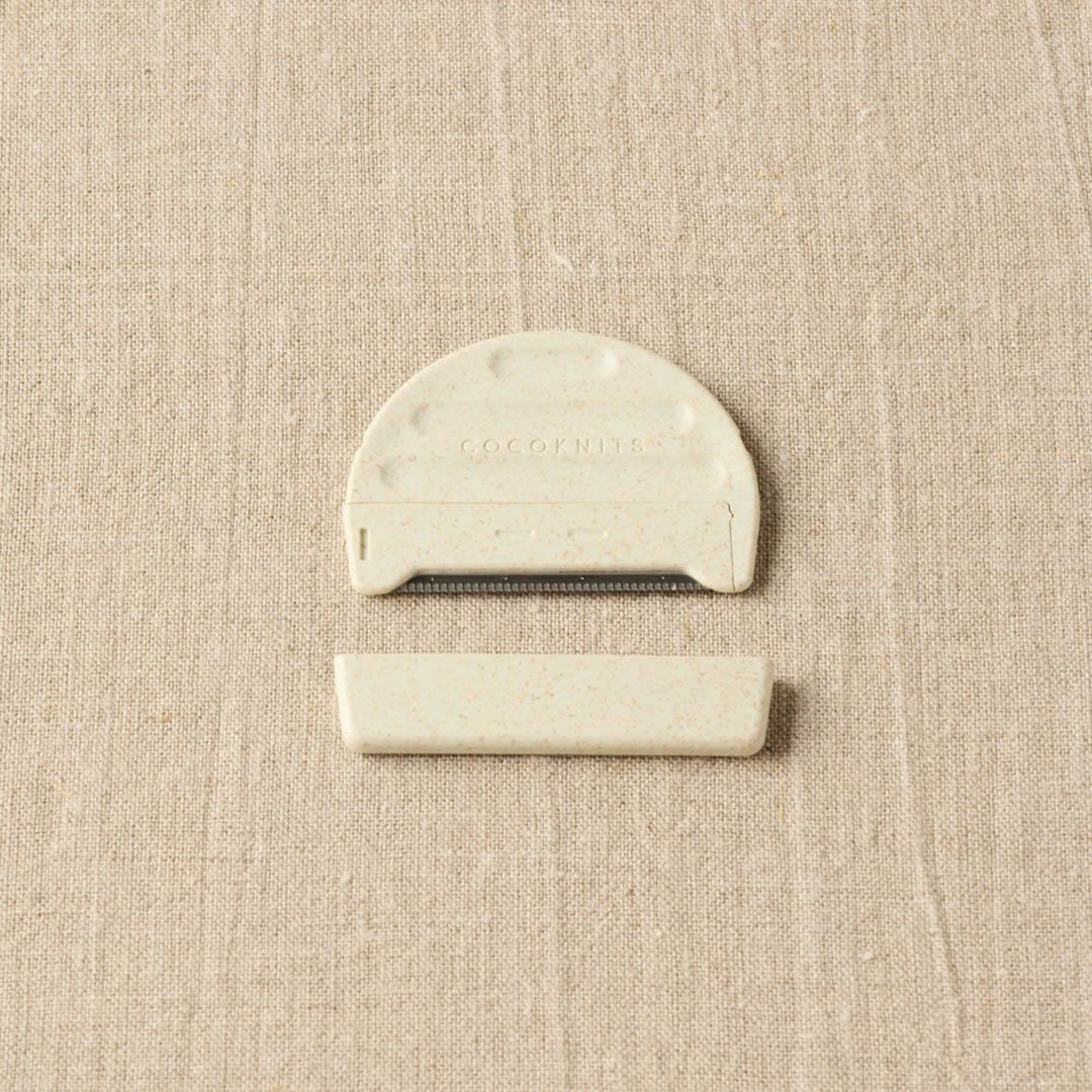 Coco Knits - Sweater Care Fuzz Off Comb II