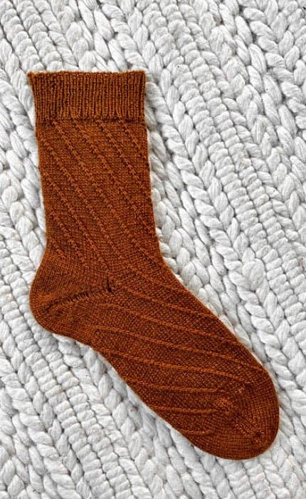 Lines Socks - SUNDAY - Strickset von RUSTKNITWEAR jetzt online kaufen bei OONIQUE