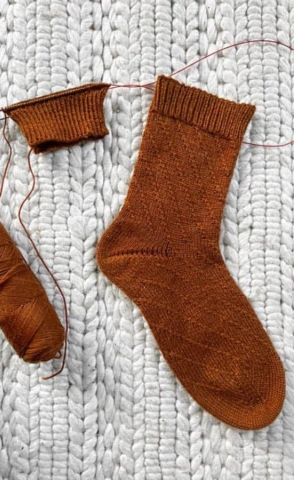 Lines Socks - SUNDAY - Strickset von RUSTKNITWEAR jetzt online kaufen bei OONIQUE