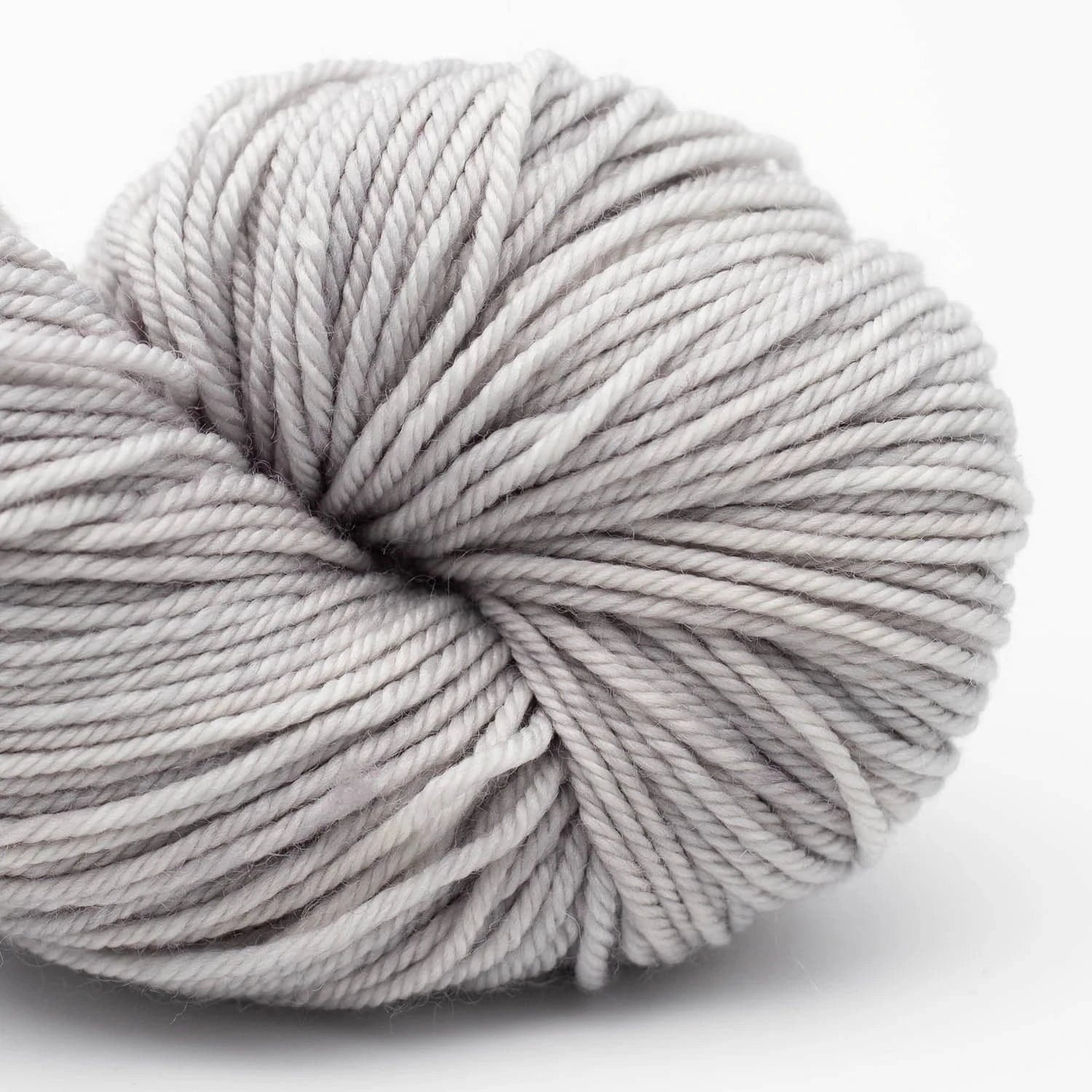 Merino DK solids 100g handgefärbt von COWGIRL BLUES jetzt online kaufen bei OONIQUE