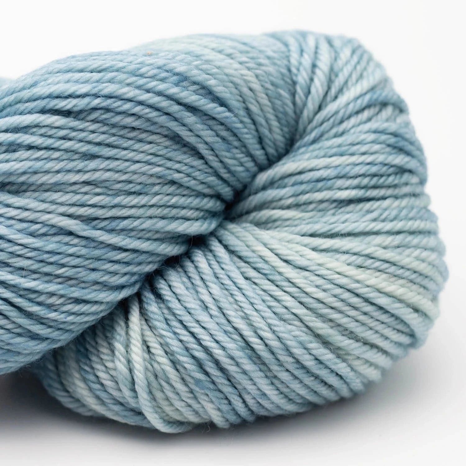 Merino DK solids 100g handgefärbt von COWGIRL BLUES jetzt online kaufen bei OONIQUE