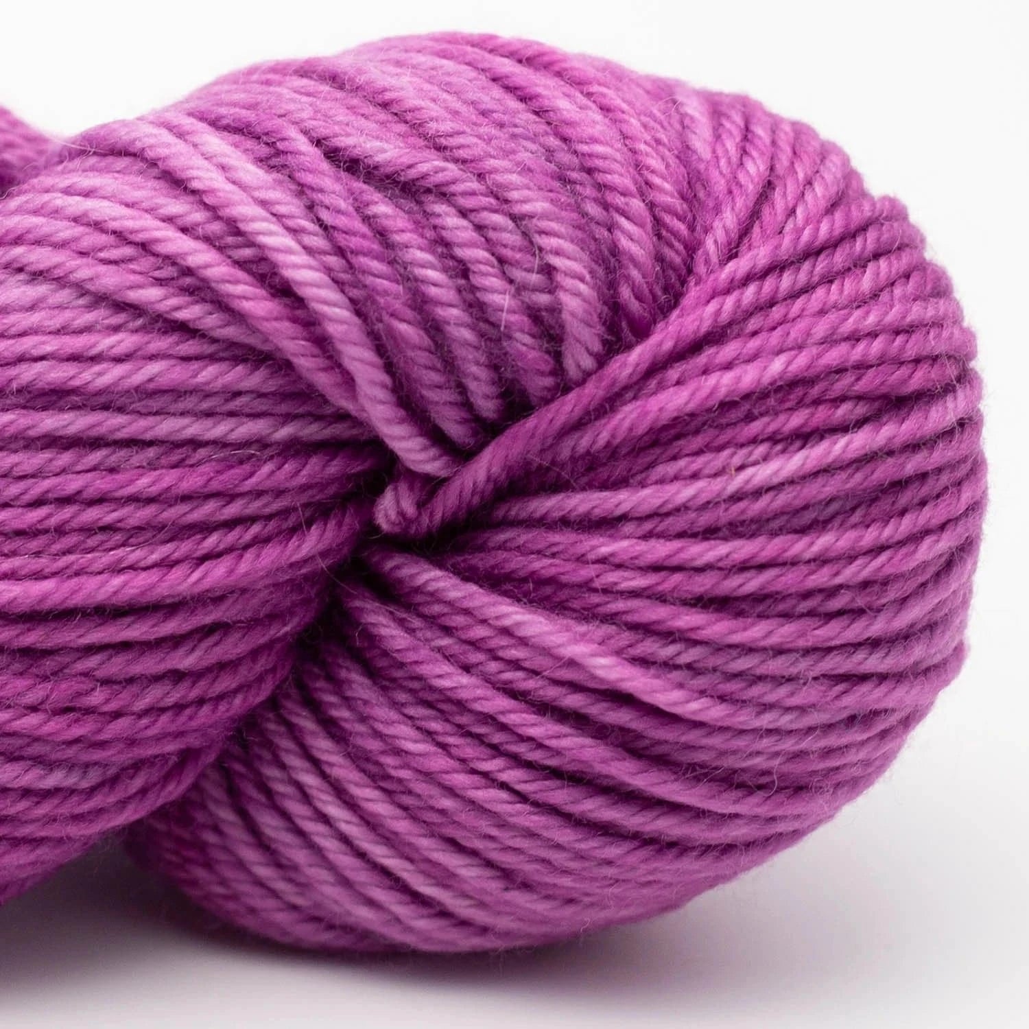 Merino DK solids 100g handgefärbt von COWGIRL BLUES jetzt online kaufen bei OONIQUE