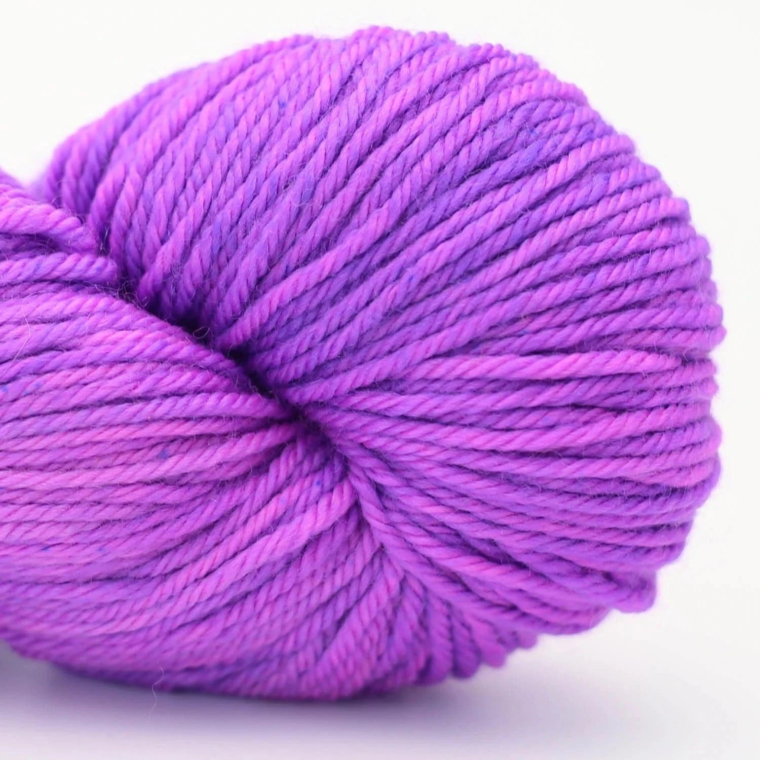 Merino DK solids 100g handgefärbt von COWGIRL BLUES jetzt online kaufen bei OONIQUE