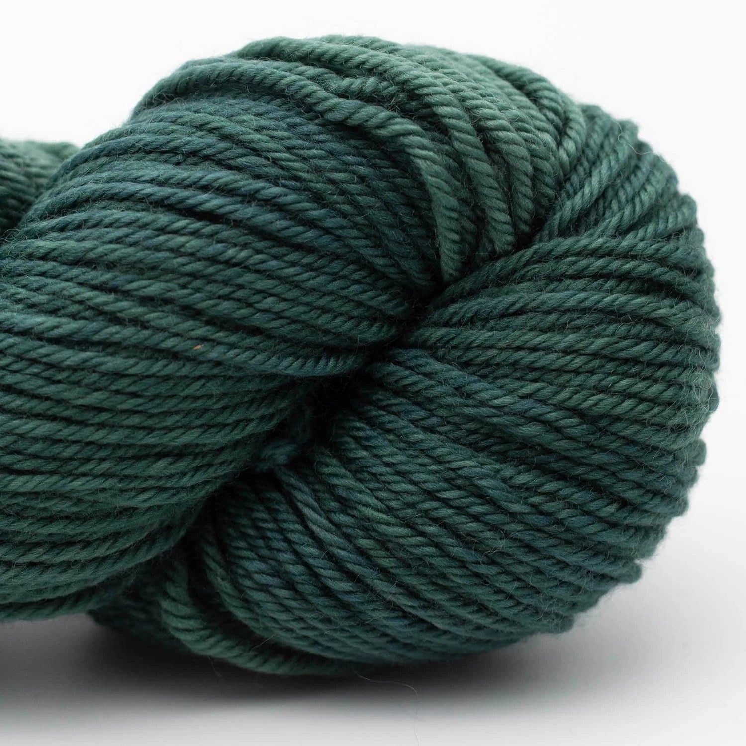 Merino DK solids 100g handgefärbt von COWGIRL BLUES jetzt online kaufen bei OONIQUE