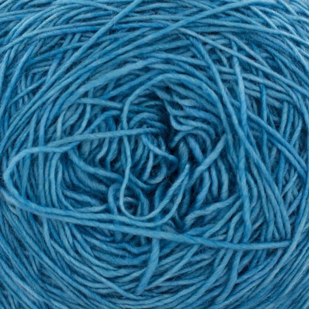 Merino SINGLE LACE solids handgefärbt von COWGIRL BLUES jetzt online kaufen bei OONIQUE