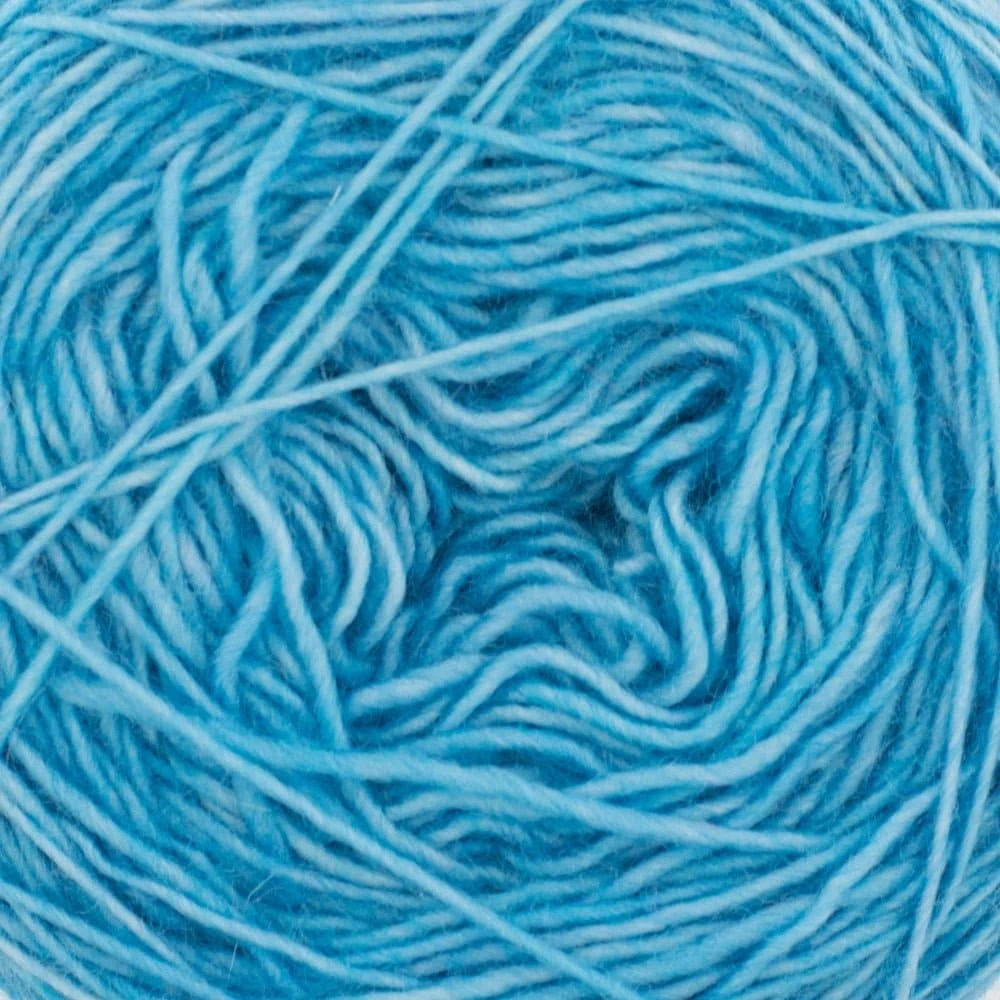 Merino SINGLE LACE solids handgefärbt von COWGIRL BLUES jetzt online kaufen bei OONIQUE