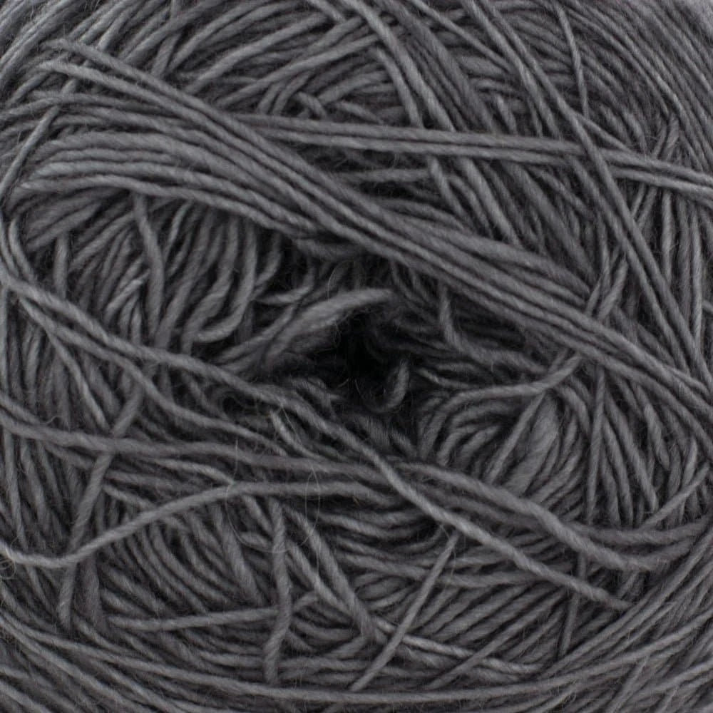 Merino SINGLE LACE solids handgefärbt von COWGIRL BLUES jetzt online kaufen bei OONIQUE