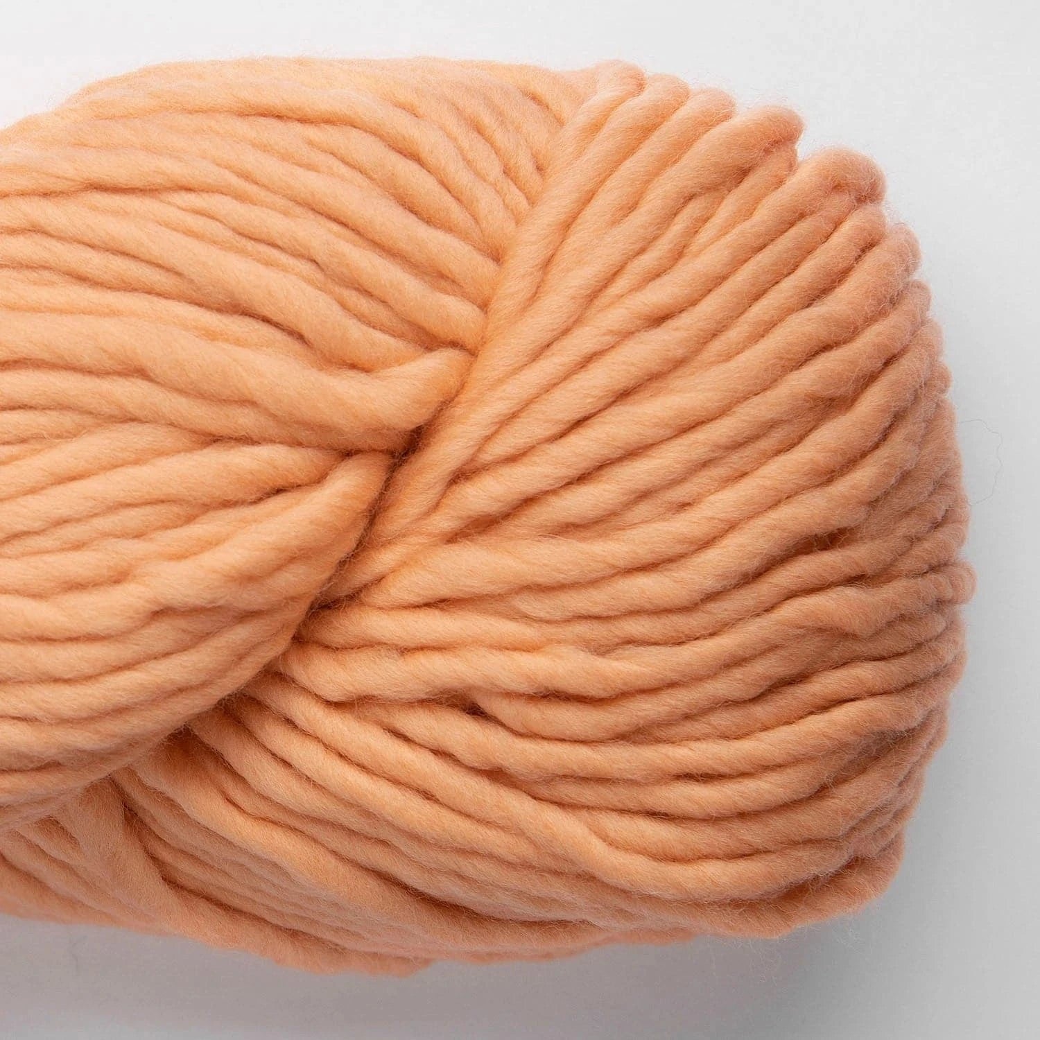 Yana FINE Highland Wool 200g von AMANO jetzt online kaufen bei OONIQUE