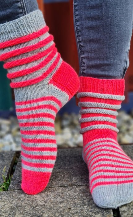 Socken Kulea - MEILENWEIT 50 - Strickset von JOÉL JOÉL jetzt online kaufen bei OONIQUE
