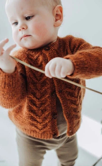 Björk Cardigan für Kinder - COOL WOOL BIG - Strickset von STROFF jetzt online kaufen bei OONIQUE