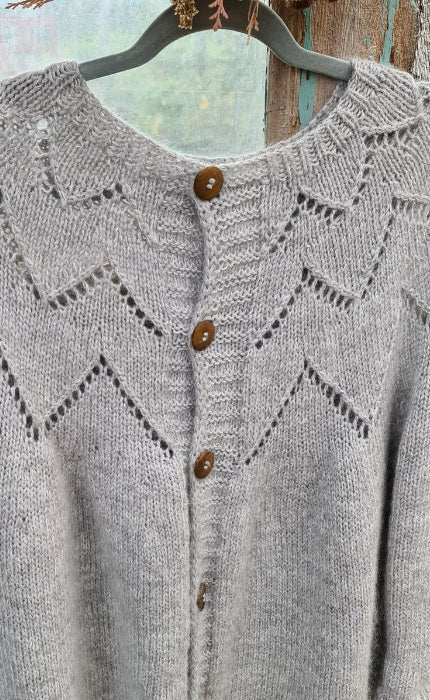 Feder Cardigan - COOL WOOL BIG & SILKHAIR - Strickset von STROFF jetzt online kaufen bei OONIQUE