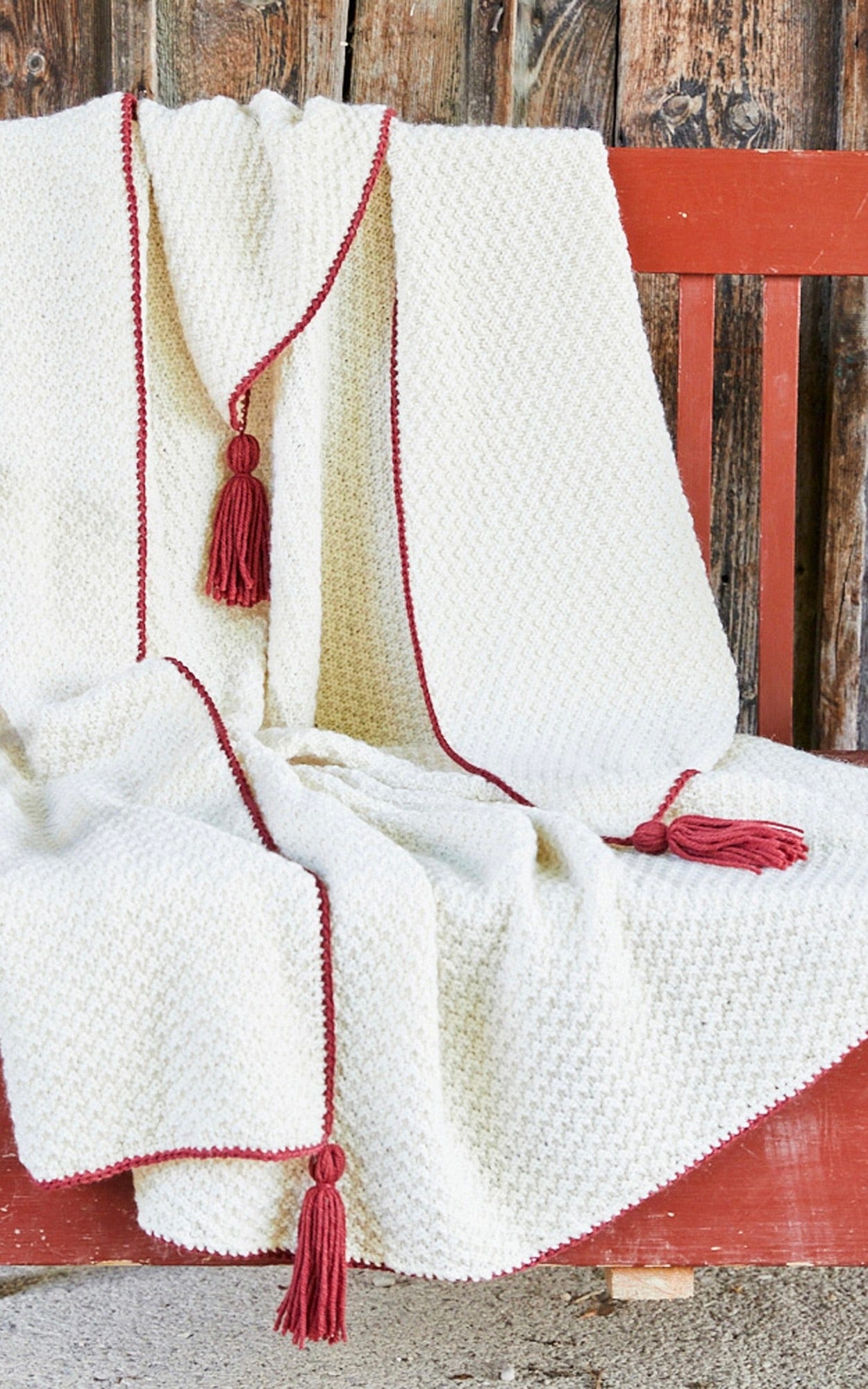 Decke mit Quasten - LANDLUST ALPAKA MERINO 100 - Strickset von LANA GROSSA jetzt online kaufen bei OONIQUE