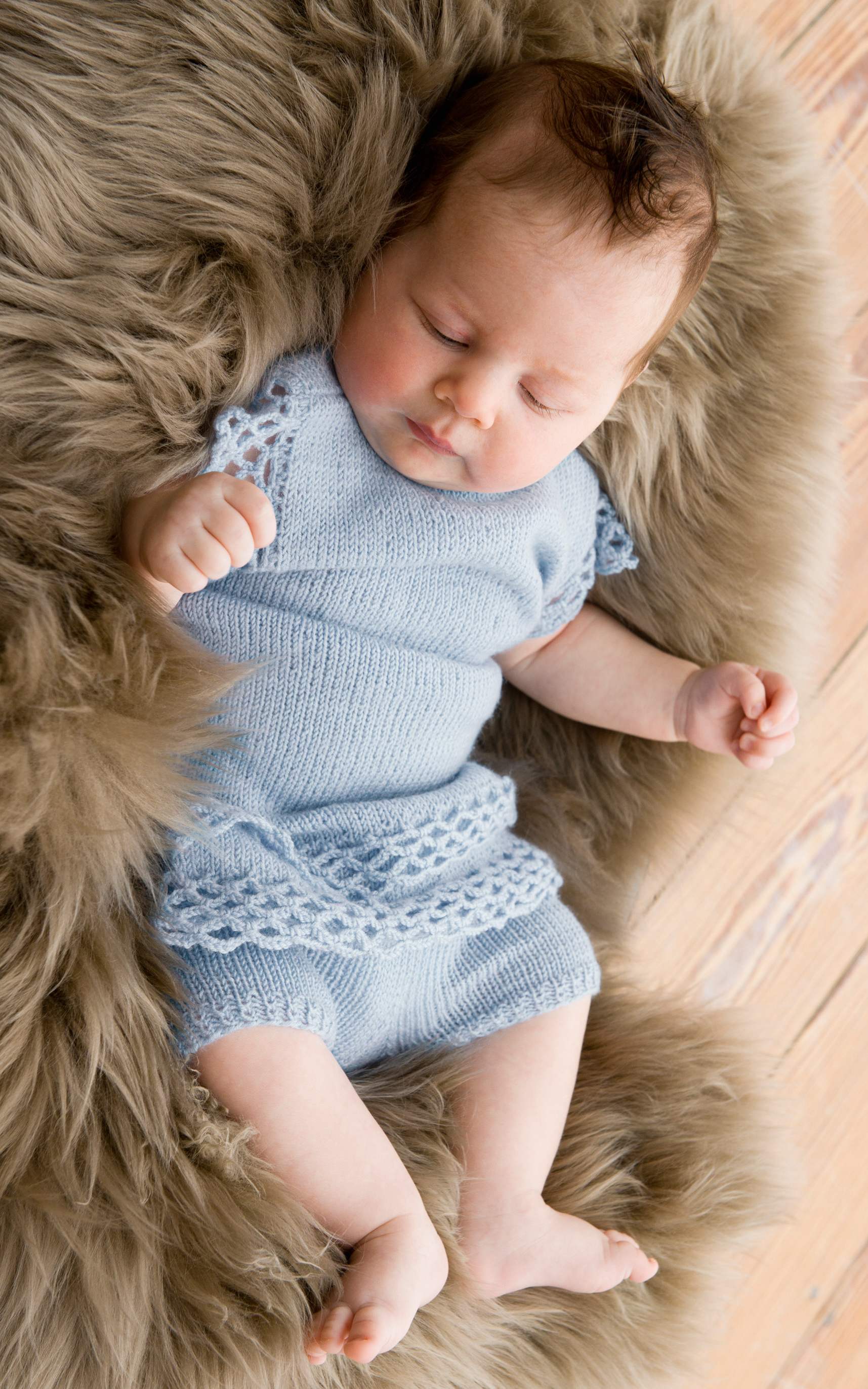Baby Kleid und Hose - Strickset von LANA GROSSA jetzt online kaufen bei OONIQUE
