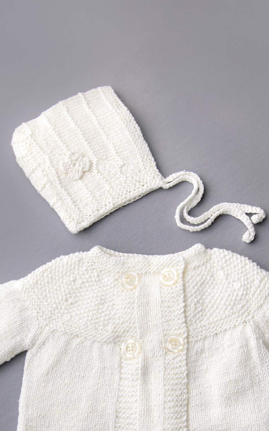 Baby Mütze mit Häkelblümchen - Strickset von LANA GROSSA jetzt online kaufen bei OONIQUE