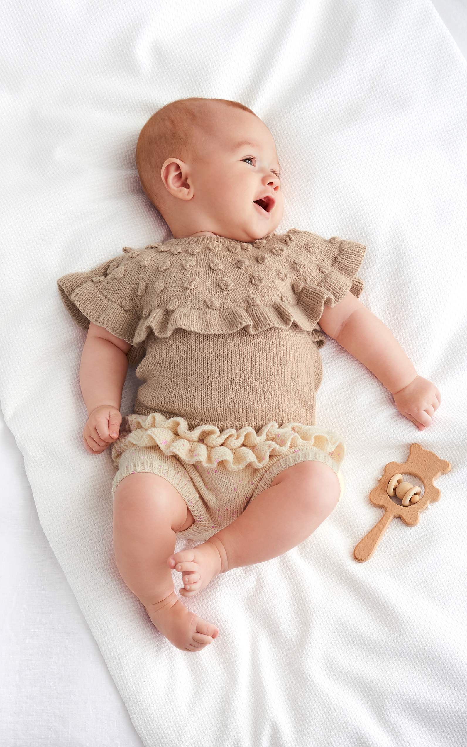 Baby Pulli mit Rüschen und Noppen - Strickset von LANA GROSSA jetzt online kaufen bei OONIQUE
