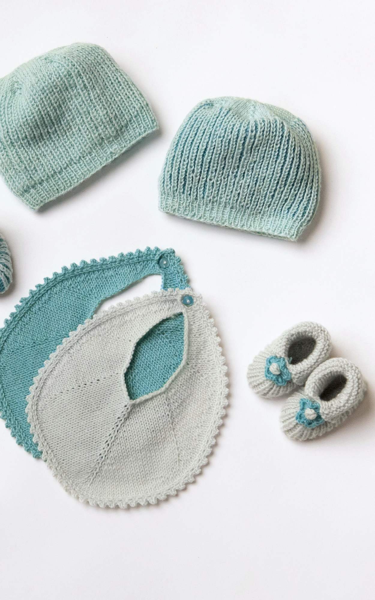 Baby Mütze im zweifarbigen Halbpatent - Strickset von LANA GROSSA jetzt online kaufen bei OONIQUE