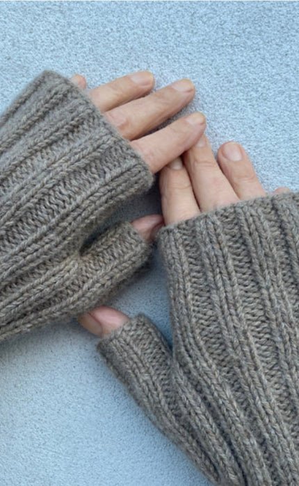 Nuuk Gloves - HEAVY MERINO & SOFT SILK MOHAIR - Strickset von KNITTING FOR OLIVE jetzt online kaufen bei OONIQUE